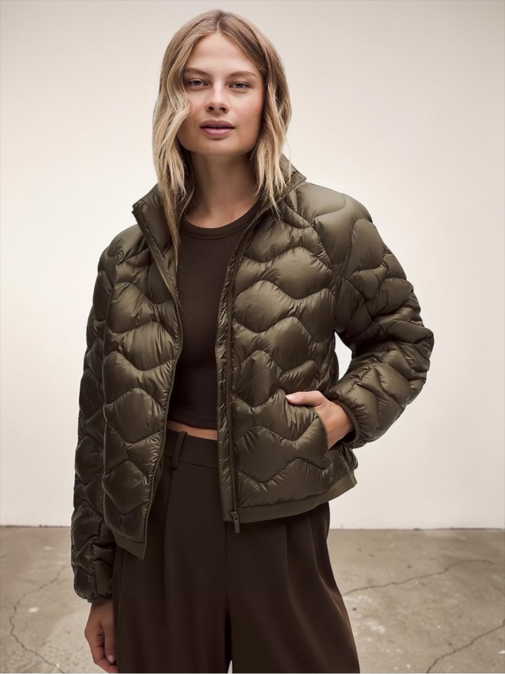 Lululemon Women’s Featherweight 900-Down-Fill Quilted Jacket In Olive Brown M